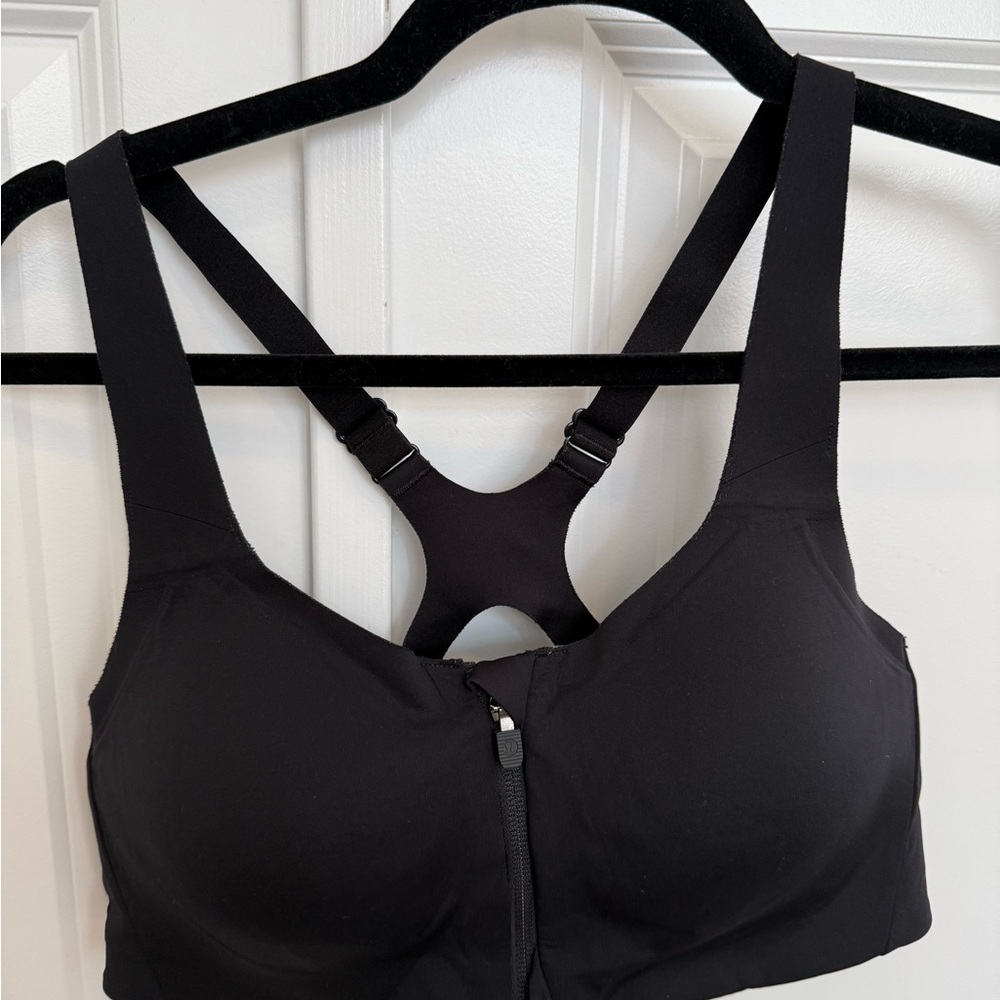 Lululemon Black Women's Sports Bra (size 36c roughly)